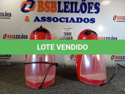 LOTE 390 - 02 CAFETEIRAS DOLCE GUSTO. (NO ESTADO) ATENÇÃO! FAZER A VISITAÇÃO ANTES DE ARREMATAR, NÃO SABEMOS SE FUNCIONA. LEILÃO NÃO TEM GARANTIA E NEM DEVOLUÇÃO, SUJEITO A POSSÍVEIS AVARIAS VISÍVEIS/OCULTAS E/OU AUSÊNCIA DE COMPONENTES.