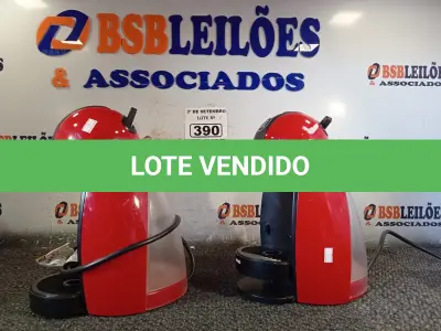 LOTE 390 - 02 CAFETEIRAS DOLCE GUSTO. (NO ESTADO) ATENÇÃO! FAZER A VISITAÇÃO ANTES DE ARREMATAR, NÃO SABEMOS SE FUNCIONA. LEILÃO NÃO TEM GARANTIA E NEM DEVOLUÇÃO, SUJEITO A POSSÍVEIS AVARIAS VISÍVEIS/OCULTAS E/OU AUSÊNCIA DE COMPONENTES.