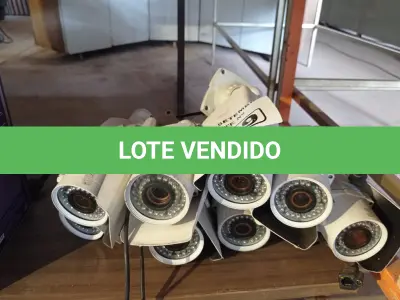 LOTE 439 - 01 LOTE COM VÁRIAS CÂMERAS DE SEGURANÇA MARCAS E MODELOS DIVERSOS. (NO ESTADO) ATENÇÃO! FAZER A VISITAÇÃO ANTES DE ARREMATAR, NÃO SABEMOS SE FUNCIONA. LEILÃO NÃO TEM GARANTIA E NEM DEVOLUÇÃO, SUJEITO A POSSÍVEIS AVARIAS VISÍVEIS/OCULTAS E/OU AUSÊNCIA DE COMPONENTES.