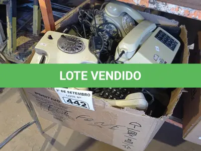 LOTE 442 - 01 LOTE COM VÁRIOS APARELHOS DE TELEFONE MARCAS E MODELOS DIVERSOS. (NO ESTADO) ATENÇÃO! FAZER A VISITAÇÃO ANTES DE ARREMATAR, NÃO SABEMOS SE FUNCIONA. LEILÃO NÃO TEM GARANTIA E NEM DEVOLUÇÃO, SUJEITO A POSSÍVEIS AVARIAS VISÍVEIS/OCULTAS E/OU AUSÊNCIA DE COMPONENTES.