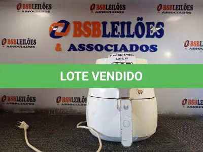 LOTE 397 - 01 FRITADEIRA AIR FRY MARCA PHILIPS 220V. (NO ESTADO) ATENÇÃO! FAZER A VISITAÇÃO ANTES DE ARREMATAR, NÃO SABEMOS SE FUNCIONA. LEILÃO NÃO TEM GARANTIA E NEM DEVOLUÇÃO, SUJEITO A POSSÍVEIS AVARIAS VISÍVEIS/OCULTAS E/OU AUSÊNCIA DE COMPONENTES.