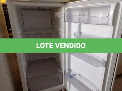 LOTE 305 - 01 GELADEIRA MARCA CÔNSUL 220V. (NO ESTADO) ATENÇÃO! FAZER A VISITAÇÃO ANTES DE ARREMATAR, NÃO SABEMOS SE FUNCIONA. LEILÃO NÃO TEM GARANTIA E NEM DEVOLUÇÃO, SUJEITO A POSSÍVEIS AVARIAS VISÍVEIS/OCULTAS E/OU AUSÊNCIA DE COMPONENTES.