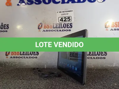LOTE 425 - 01 TABLET SAMSUNG TAB2 10.1 COM CABO. (NO ESTADO) ATENÇÃO! FAZER A VISITAÇÃO ANTES DE ARREMATAR, NÃO SABEMOS SE FUNCIONA. LEILÃO NÃO TEM GARANTIA E NEM DEVOLUÇÃO, SUJEITO A POSSÍVEIS AVARIAS VISÍVEIS/OCULTAS E/OU AUSÊNCIA DE COMPONENTES.