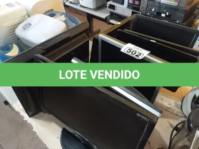 LOTE 502 - 09 MONITORES MARCAS E MODELOS DIVERSOS PARA RETIRADA DE PEÇAS. (NO ESTADO) ATENÇÃO! FAZER A VISITAÇÃO ANTES DE ARREMATAR, NÃO SABEMOS SE FUNCIONA. LEILÃO NÃO TEM GARANTIA E NEM DEVOLUÇÃO, SUJEITO A POSSÍVEIS AVARIAS VISÍVEIS/OCULTAS E/OU AUSÊNCIA DE COMPONENTES.