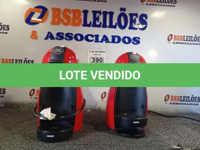 LOTE 390 - 02 CAFETEIRAS DOLCE GUSTO. (NO ESTADO) ATENÇÃO! FAZER A VISITAÇÃO ANTES DE ARREMATAR, NÃO SABEMOS SE FUNCIONA. LEILÃO NÃO TEM GARANTIA E NEM DEVOLUÇÃO, SUJEITO A POSSÍVEIS AVARIAS VISÍVEIS/OCULTAS E/OU AUSÊNCIA DE COMPONENTES.