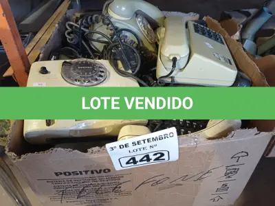 LOTE 442 - 01 LOTE COM VÁRIOS APARELHOS DE TELEFONE MARCAS E MODELOS DIVERSOS. (NO ESTADO) ATENÇÃO! FAZER A VISITAÇÃO ANTES DE ARREMATAR, NÃO SABEMOS SE FUNCIONA. LEILÃO NÃO TEM GARANTIA E NEM DEVOLUÇÃO, SUJEITO A POSSÍVEIS AVARIAS VISÍVEIS/OCULTAS E/OU AUSÊNCIA DE COMPONENTES.