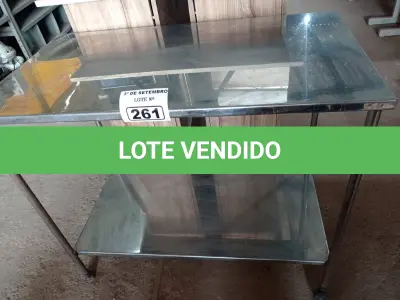 LOTE 261 - 01 MESINHA EM INOX. (NO ESTADO) ATENÇÃO! FAZER A VISITAÇÃO ANTES DE ARREMATAR, NÃO SABEMOS SE FUNCIONA. LEILÃO NÃO TEM GARANTIA E NEM DEVOLUÇÃO, SUJEITO A POSSÍVEIS AVARIAS VISÍVEIS/OCULTAS E/OU AUSÊNCIA DE COMPONENTES.