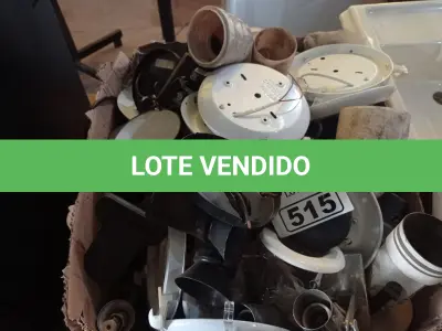 LOTE 515 - 01 LOTE COM VÁRIAS SUCATAS DE LUMINÁRIAS. (NO ESTADO) ATENÇÃO! FAZER A VISITAÇÃO ANTES DE ARREMATAR, NÃO SABEMOS SE FUNCIONA. LEILÃO NÃO TEM GARANTIA E NEM DEVOLUÇÃO, SUJEITO A POSSÍVEIS AVARIAS VISÍVEIS/OCULTAS E/OU AUSÊNCIA DE COMPONENTES.