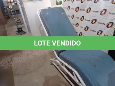 LOTE 218 - 01 CADEIRA ODONTOLÓGICA INCOMPLETA. (NO ESTADO) ATENÇÃO! FAZER A VISITAÇÃO ANTES DE ARREMATAR, NÃO SABEMOS SE FUNCIONA. LEILÃO NÃO TEM GARANTIA E NEM DEVOLUÇÃO, SUJEITO A POSSÍVEIS AVARIAS VISÍVEIS/OCULTAS E/OU AUSÊNCIA DE COMPONENTES.