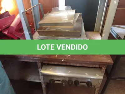 LOTE 472 - 01 SUCATA DE SHAR BROILER, 01 BANCADA BAIXA DE FERRO, 01 NOBREAK PARA RACK E 01 FOGÃO INDUSTRIAL 02 BOCAS. (NO ESTADO) ATENÇÃO! FAZER A VISITAÇÃO ANTES DE ARREMATAR, NÃO SABEMOS SE FUNCIONA. LEILÃO NÃO TEM GARANTIA E NEM DEVOLUÇÃO, SUJEITO A POSSÍVEIS AVARIAS VISÍVEIS/OCULTAS E/OU AUSÊNCIA DE COMPONENTES.
