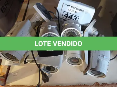 LOTE 443 - 01 LOTE COM VÁRIAS CÂMERAS DE SEGURANÇA MARCAS E MODELOS DIVERSOS. (NO ESTADO) ATENÇÃO! FAZER A VISITAÇÃO ANTES DE ARREMATAR, NÃO SABEMOS SE FUNCIONA. LEILÃO NÃO TEM GARANTIA E NEM DEVOLUÇÃO, SUJEITO A POSSÍVEIS AVARIAS VISÍVEIS/OCULTAS E/OU AUSÊNCIA DE COMPONENTES.