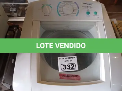 LOTE 332 - 01 MÁQUINA DE LAVAR ROUPAS MARCA ELECTROLUX CAPACIDADE 9KG 220V. (NO ESTADO) ATENÇÃO! FAZER A VISITAÇÃO ANTES DE ARREMATAR, NÃO SABEMOS SE FUNCIONA. LEILÃO NÃO TEM GARANTIA E NEM DEVOLUÇÃO, SUJEITO A POSSÍVEIS AVARIAS VISÍVEIS/OCULTAS E/OU AUSÊNCIA DE COMPONENTES.