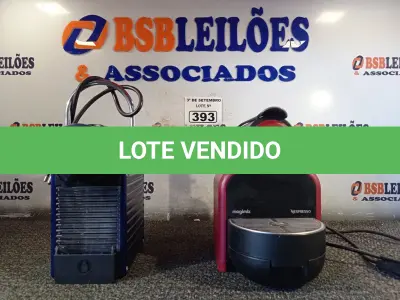 LOTE 393 - 02 CAFETEIRAS MARCAS E MODELOS DIVERSOS. (NO ESTADO) ATENÇÃO! FAZER A VISITAÇÃO ANTES DE ARREMATAR, NÃO SABEMOS SE FUNCIONA. LEILÃO NÃO TEM GARANTIA E NEM DEVOLUÇÃO, SUJEITO A POSSÍVEIS AVARIAS VISÍVEIS/OCULTAS E/OU AUSÊNCIA DE COMPONENTES.