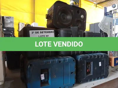 LOTE 267 - 08 CAIXAS DE SOM AMBIENTE. (NO ESTADO) ATENÇÃO! FAZER A VISITAÇÃO ANTES DE ARREMATAR, NÃO SABEMOS SE FUNCIONA. LEILÃO NÃO TEM GARANTIA E NEM DEVOLUÇÃO, SUJEITO A POSSÍVEIS AVARIAS VISÍVEIS/OCULTAS E/OU AUSÊNCIA DE COMPONENTES.