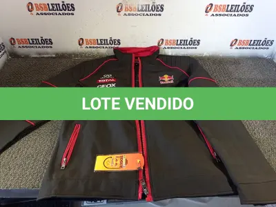 LOTE 400 - 01 JAQUETA TAMANHO “G”. (NO ESTADO) ATENÇÃO! FAZER A VISITAÇÃO ANTES DE ARREMATAR, NÃO SABEMOS SE FUNCIONA. LEILÃO NÃO TEM GARANTIA E NEM DEVOLUÇÃO, SUJEITO A POSSÍVEIS AVARIAS VISÍVEIS/OCULTAS E/OU AUSÊNCIA DE COMPONENTES.