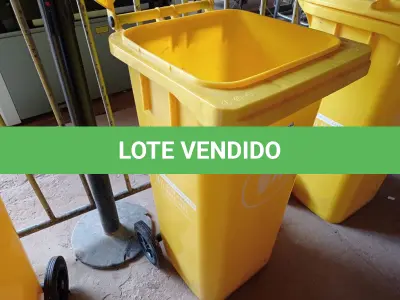 LOTE 236 - 01 CONTAINER HDPE EN840 120LITROS. (NO ESTADO) ATENÇÃO! FAZER A VISITAÇÃO ANTES DE ARREMATAR, NÃO SABEMOS SE FUNCIONA. LEILÃO NÃO TEM GARANTIA E NEM DEVOLUÇÃO, SUJEITO A POSSÍVEIS AVARIAS VISÍVEIS/OCULTAS E/OU AUSÊNCIA DE COMPONENTES.