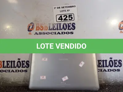 LOTE 425 - 01 TABLET SAMSUNG TAB2 10.1 COM CABO. (NO ESTADO) ATENÇÃO! FAZER A VISITAÇÃO ANTES DE ARREMATAR, NÃO SABEMOS SE FUNCIONA. LEILÃO NÃO TEM GARANTIA E NEM DEVOLUÇÃO, SUJEITO A POSSÍVEIS AVARIAS VISÍVEIS/OCULTAS E/OU AUSÊNCIA DE COMPONENTES.