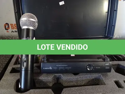 LOTE 383 - 01 MICROFONE SEM FIO. (NO ESTADO) ATENÇÃO! FAZER A VISITAÇÃO ANTES DE ARREMATAR, NÃO SABEMOS SE FUNCIONA. LEILÃO NÃO TEM GARANTIA E NEM DEVOLUÇÃO, SUJEITO A POSSÍVEIS AVARIAS VISÍVEIS/OCULTAS E/OU AUSÊNCIA DE COMPONENTES.