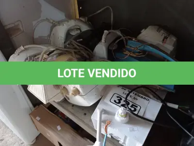 LOTE 325 - 05 FERROA DE PASSAR ROUPAS, 01 BATEDEIRA INCOMPLETA, 01 DUCHA E 02 PEÇAS PARA CHUVEIRO MARCAS E MODELOS DIVERSOS. (NO ESTADO) ATENÇÃO! FAZER A VISITAÇÃO ANTES DE ARREMATAR, NÃO SABEMOS SE FUNCIONA. LEILÃO NÃO TEM GARANTIA E NEM DEVOLUÇÃO, SUJEITO A POSSÍVEIS AVARIAS VISÍVEIS/OCULTAS E/OU AUSÊNCIA DE COMPONENTES.