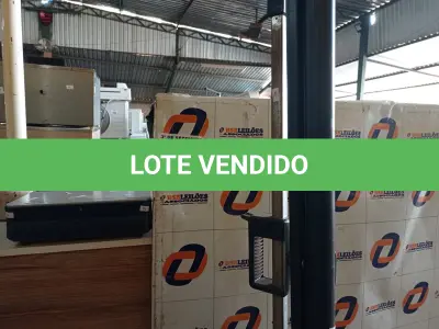 LOTE 269 - 01 PROJETOR MULTIMIDIA, 01 TRIPÉ E 01 TELA DE PROJEÇÃO. (NO ESTADO) ATENÇÃO! FAZER A VISITAÇÃO ANTES DE ARREMATAR, NÃO SABEMOS SE FUNCIONA. LEILÃO NÃO TEM GARANTIA E NEM DEVOLUÇÃO, SUJEITO A POSSÍVEIS AVARIAS VISÍVEIS/OCULTAS E/OU AUSÊNCIA DE COMPONENTES.