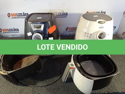 LOTE 337 - 02 FRITADEIRAS AIR FRY MARCAS E MODELOS DIVERSOS 110V. (NO ESTADO) ATENÇÃO! FAZER A VISITAÇÃO ANTES DE ARREMATAR, NÃO SABEMOS SE FUNCIONA. LEILÃO NÃO TEM GARANTIA E NEM DEVOLUÇÃO, SUJEITO A POSSÍVEIS AVARIAS VISÍVEIS/OCULTAS E/OU AUSÊNCIA DE COMPONENTES.