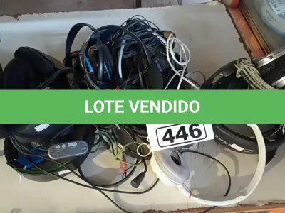 LOTE 446 - 01 LOTE COM VÁRIOS FONES DE OUVIDO MARCAS E MODELOS DIVERSOS. (NO ESTADO) ATENÇÃO! FAZER A VISITAÇÃO ANTES DE ARREMATAR, NÃO SABEMOS SE FUNCIONA. LEILÃO NÃO TEM GARANTIA E NEM DEVOLUÇÃO, SUJEITO A POSSÍVEIS AVARIAS VISÍVEIS/OCULTAS E/OU AUSÊNCIA DE COMPONENTES.