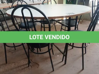 LOTE 215 - 01 MESA DE FERRO COM BASE DOBRÁVEL, TAMPO EM MADEIRA E 06 CADEIRAS DE FERRO COM ASSENTO ALMOFADADO. (NO ESTADO) ATENÇÃO! FAZER A VISITAÇÃO ANTES DE ARREMATAR, NÃO SABEMOS SE FUNCIONA. LEILÃO NÃO TEM GARANTIA E NEM DEVOLUÇÃO, SUJEITO A POSSÍVEIS AVARIAS VISÍVEIS/OCULTAS E/OU AUSÊNCIA DE COMPONENTES.