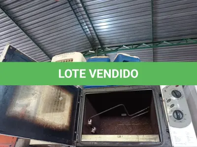 LOTE 102 - 01 FORNO ELÉTRICO, 01 CLIMATIZADOR E 02 GARRAFAS TÉRMICAS MARCAS E MODELOS DIVERSOS COM AVARIAS. (NO ESTADO) ATENÇÃO! FAZER A VISITAÇÃO ANTES DE ARREMATAR, NÃO SABEMOS SE FUNCIONA. LEILÃO NÃO TEM GARANTIA E NEM DEVOLUÇÃO, SUJEITO A POSSÍVEIS AVARIAS VISÍVEIS/OCULTAS E/OU AUSÊNCIA DE COMPONENTES.