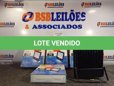 LOTE 166 - 04 REFLETORES DE LED 30W. (NO ESTADO) ATENÇÃO! FAZER A VISITAÇÃO ANTES DE ARREMATAR, NÃO SABEMOS SE FUNCIONA. LEILÃO NÃO TEM GARANTIA E NEM DEVOLUÇÃO, SUJEITO A POSSÍVEIS AVARIAS VISÍVEIS/OCULTAS E/OU AUSÊNCIA DE COMPONENTES.