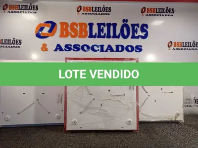 LOTE 168 - 03 PLAFONS DE SOBREPOR 30X30 INCOLUSTRE. (NO ESTADO) ATENÇÃO! FAZER A VISITAÇÃO ANTES DE ARREMATAR, NÃO SABEMOS SE FUNCIONA. LEILÃO NÃO TEM GARANTIA E NEM DEVOLUÇÃO, SUJEITO A POSSÍVEIS AVARIAS VISÍVEIS/OCULTAS E/OU AUSÊNCIA DE COMPONENTES.