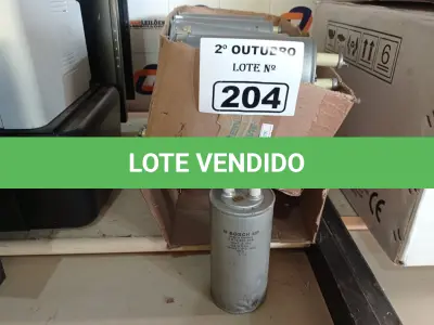 LOTE 204 - 01 LOTE COM VÁRIOS CAPACITORES ANTIGOS MARCAS E MODELOS DIVERSOS. (NO ESTADO) ATENÇÃO! FAZER A VISITAÇÃO ANTES DE ARREMATAR, NÃO SABEMOS SE FUNCIONA. LEILÃO NÃO TEM GARANTIA E NEM DEVOLUÇÃO, SUJEITO A POSSÍVEIS AVARIAS VISÍVEIS/OCULTAS E/OU AUSÊNCIA DE COMPONENTES.