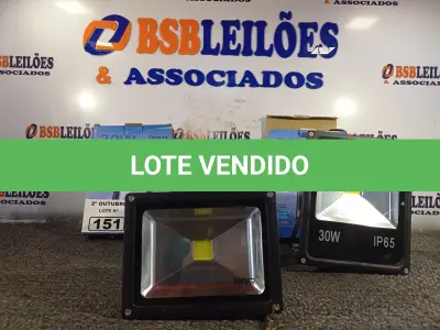 LOTE 151 - 03 REFLETORES DE LED MARCAS E MODELOS DIVERSOS. (NO ESTADO) ATENÇÃO! FAZER A VISITAÇÃO ANTES DE ARREMATAR, NÃO SABEMOS SE FUNCIONA. LEILÃO NÃO TEM GARANTIA E NEM DEVOLUÇÃO, SUJEITO A POSSÍVEIS AVARIAS VISÍVEIS/OCULTAS E/OU AUSÊNCIA DE COMPONENTES.