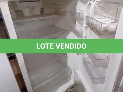 LOTE 244 - 01 GELADEIRA MARCA ELECTROLUX 200V. (NO ESTADO) ATENÇÃO! FAZER A VISITAÇÃO ANTES DE ARREMATAR, NÃO SABEMOS SE FUNCIONA. LEILÃO NÃO TEM GARANTIA E NEM DEVOLUÇÃO, SUJEITO A POSSÍVEIS AVARIAS VISÍVEIS/OCULTAS E/OU AUSÊNCIA DE COMPONENTES.