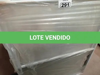 LOTE 291 - 02 JANELAS DE ALUMÍNIO COM AVARIAS SENDO 01 NA COR BRANCA. (NO ESTADO) ATENÇÃO! FAZER A VISITAÇÃO ANTES DE ARREMATAR, NÃO SABEMOS SE FUNCIONA. LEILÃO NÃO TEM GARANTIA E NEM DEVOLUÇÃO, SUJEITO A POSSÍVEIS AVARIAS VISÍVEIS/OCULTAS E/OU AUSÊNCIA DE COMPONENTES.