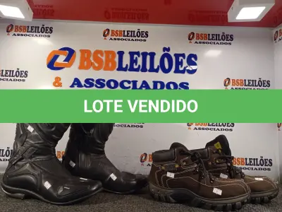 LOTE 042 - 02 PARAS DE BOTAS SENDO 01 DE MOTOCICLISTA MARCA MONDEO Nº41 E 01 ADVENTURE Nº39. (NO ESTADO) ATENÇÃO! FAZER A VISITAÇÃO ANTES DE ARREMATAR, NÃO SABEMOS SE FUNCIONA. LEILÃO NÃO TEM GARANTIA E NEM DEVOLUÇÃO, SUJEITO A POSSÍVEIS AVARIAS VISÍVEIS/OCULTAS E/OU AUSÊNCIA DE COMPONENTES.
