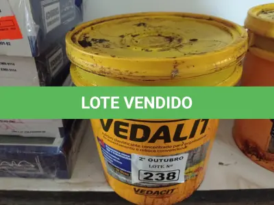 LOTE 238 - 01 BALDE DE VEDALIT, ADITIVO PLASTIFICANTE CONCENTRADO PARA ARGAMASSA DE ASSENTAMENTO E REBOCO CONVENCIONAL 18L. (NO ESTADO) ATENÇÃO! FAZER A VISITAÇÃO ANTES DE ARREMATAR, NÃO SABEMOS SE FUNCIONA. LEILÃO NÃO TEM GARANTIA E NEM DEVOLUÇÃO, SUJEITO A POSSÍVEIS AVARIAS VISÍVEIS/OCULTAS E/OU AUSÊNCIA DE COMPONENTES.