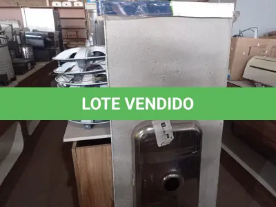 LOTE 093 - 01 PIA EM MÁRMORE SINTÉTICO CIMENTADA COM CUBA EM INOX NAS MEDIDAS: 1,50M X 0,53CM. (NO ESTADO) ATENÇÃO! FAZER A VISITAÇÃO ANTES DE ARREMATAR, NÃO SABEMOS SE FUNCIONA. LEILÃO NÃO TEM GARANTIA E NEM DEVOLUÇÃO, SUJEITO A POSSÍVEIS AVARIAS VISÍVEIS/OCULTAS E/OU AUSÊNCIA DE COMPONENTES.