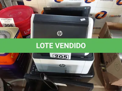 LOTE 205 - 04 MONITORES, 02 IMPRESSORAS E 01 SCANER MARCAS E MODELOS DIVERSOS. (NO ESTADO) ATENÇÃO! FAZER A VISITAÇÃO ANTES DE ARREMATAR, NÃO SABEMOS SE FUNCIONA. LEILÃO NÃO TEM GARANTIA E NEM DEVOLUÇÃO, SUJEITO A POSSÍVEIS AVARIAS VISÍVEIS/OCULTAS E/OU AUSÊNCIA DE COMPONENTES.