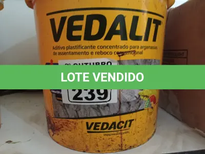 LOTE 239 - 01 BALDE DE VEDALIT, ADITIVO PLASTIFICANTE CONCENTRADO PARA ARGAMASSA DE ASSENTAMENTO E REBOCO CONVENCIONAL 18L. (NO ESTADO) ATENÇÃO! FAZER A VISITAÇÃO ANTES DE ARREMATAR, NÃO SABEMOS SE FUNCIONA. LEILÃO NÃO TEM GARANTIA E NEM DEVOLUÇÃO, SUJEITO A POSSÍVEIS AVARIAS VISÍVEIS/OCULTAS E/OU AUSÊNCIA DE COMPONENTES.
