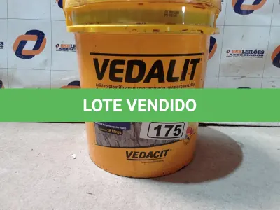LOTE 175 - 01 BALDE DE VEDALIT, ADITIVO PLASTIFICANTE CONCENTRADO PARA ARGAMASSA DE ASSENTAMENTO E REBOCO CONVENCIONAL 18L. (NO ESTADO) ATENÇÃO! FAZER A VISITAÇÃO ANTES DE ARREMATAR, NÃO SABEMOS SE FUNCIONA. LEILÃO NÃO TEM GARANTIA E NEM DEVOLUÇÃO, SUJEITO A POSSÍVEIS AVARIAS VISÍVEIS/OCULTAS E/OU AUSÊNCIA DE COMPONENTES.