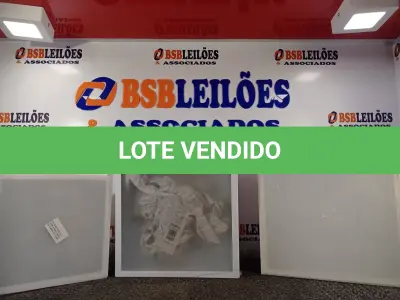 LOTE 229 - 03 LUMINÁRIAS QUADRADAS DE SOBREPOR. (NO ESTADO) ATENÇÃO! FAZER A VISITAÇÃO ANTES DE ARREMATAR, NÃO SABEMOS SE FUNCIONA. LEILÃO NÃO TEM GARANTIA E NEM DEVOLUÇÃO, SUJEITO A POSSÍVEIS AVARIAS VISÍVEIS/OCULTAS E/OU AUSÊNCIA DE COMPONENTES.