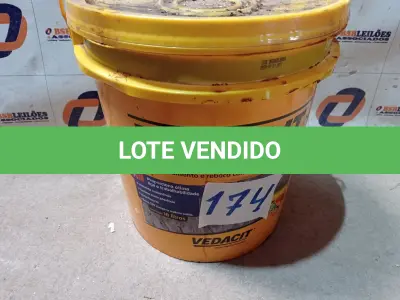 LOTE 174 - 01 BALDE DE VEDALIT, ADITIVO PLASTIFICANTE CONCENTRADO PARA ARGAMASSA DE ASSENTAMENTO E REBOCO CONVENCIONAL (COM AVARIAS). (NO ESTADO) ATENÇÃO! FAZER A VISITAÇÃO ANTES DE ARREMATAR, NÃO SABEMOS SE FUNCIONA. LEILÃO NÃO TEM GARANTIA E NEM DEVOLUÇÃO, SUJEITO A POSSÍVEIS AVARIAS VISÍVEIS/OCULTAS E/OU AUSÊNCIA DE COMPONENTES.