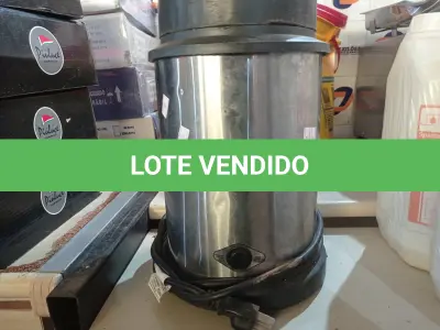 LOTE 283 - 01 LIQUIDIFICADOR INDUSTRIAL MARCA POLI. (NO ESTADO) ATENÇÃO! FAZER A VISITAÇÃO ANTES DE ARREMATAR, NÃO SABEMOS SE FUNCIONA. LEILÃO NÃO TEM GARANTIA E NEM DEVOLUÇÃO, SUJEITO A POSSÍVEIS AVARIAS VISÍVEIS/OCULTAS E/OU AUSÊNCIA DE COMPONENTES.