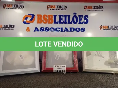 LOTE 168 - 03 PLAFONS DE SOBREPOR 30X30 INCOLUSTRE. (NO ESTADO) ATENÇÃO! FAZER A VISITAÇÃO ANTES DE ARREMATAR, NÃO SABEMOS SE FUNCIONA. LEILÃO NÃO TEM GARANTIA E NEM DEVOLUÇÃO, SUJEITO A POSSÍVEIS AVARIAS VISÍVEIS/OCULTAS E/OU AUSÊNCIA DE COMPONENTES.