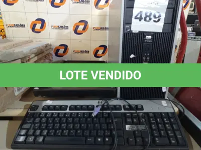 LOTE 489 - 01 CPU, 01 MONITOR, 01 TECLADO E 01 MOUSE. (NO ESTADO) ATENÇÃO! FAZER A VISITAÇÃO ANTES DE ARREMATAR, NÃO SABEMOS SE FUNCIONA. LEILÃO NÃO TEM GARANTIA E NEM DEVOLUÇÃO, SUJEITO A POSSÍVEIS AVARIAS VISÍVEIS/OCULTAS E/OU AUSÊNCIA DE COMPONENTES.