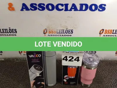 LOTE 424 - 01 KIT COPO + GARRAFA TÉRMICOS. (NO ESTADO) ATENÇÃO! FAZER A VISITAÇÃO ANTES DE ARREMATAR, NÃO SABEMOS SE FUNCIONA. LEILÃO NÃO TEM GARANTIA E NEM DEVOLUÇÃO, SUJEITO A POSSÍVEIS AVARIAS VISÍVEIS/OCULTAS E/OU AUSÊNCIA DE COMPONENTES.