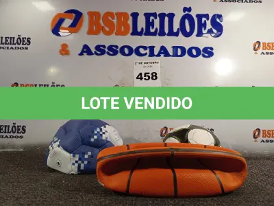 LOTE 458 - 02 BOLAS DE FUTEBOL E 01 BOLA DE BASQUETE. (NO ESTADO) ATENÇÃO! FAZER A VISITAÇÃO ANTES DE ARREMATAR, NÃO SABEMOS SE FUNCIONA. LEILÃO NÃO TEM GARANTIA E NEM DEVOLUÇÃO, SUJEITO A POSSÍVEIS AVARIAS VISÍVEIS/OCULTAS E/OU AUSÊNCIA DE COMPONENTES.