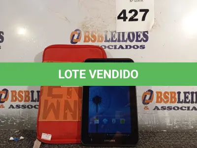 LOTE 427 - 01 TABLET SAMSUNG. (NO ESTADO) ATENÇÃO! FAZER A VISITAÇÃO ANTES DE ARREMATAR, NÃO SABEMOS SE FUNCIONA. LEILÃO NÃO TEM GARANTIA E NEM DEVOLUÇÃO, SUJEITO A POSSÍVEIS AVARIAS VISÍVEIS/OCULTAS E/OU AUSÊNCIA DE COMPONENTES.
