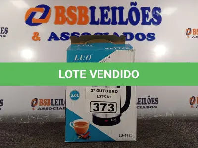 LOTE 373 - 01 JARRA ELÉTRICA 3 LITROS 220V. (NO ESTADO) ATENÇÃO! FAZER A VISITAÇÃO ANTES DE ARREMATAR, NÃO SABEMOS SE FUNCIONA. LEILÃO NÃO TEM GARANTIA E NEM DEVOLUÇÃO, SUJEITO A POSSÍVEIS AVARIAS VISÍVEIS/OCULTAS E/OU AUSÊNCIA DE COMPONENTES.