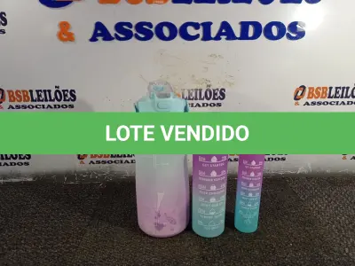 LOTE 397 - 01 KIT GARRAFA MOTIVACIONAL COM 03 PEÇAS. (NO ESTADO) ATENÇÃO! FAZER A VISITAÇÃO ANTES DE ARREMATAR, NÃO SABEMOS SE FUNCIONA. LEILÃO NÃO TEM GARANTIA E NEM DEVOLUÇÃO, SUJEITO A POSSÍVEIS AVARIAS VISÍVEIS/OCULTAS E/OU AUSÊNCIA DE COMPONENTES.
